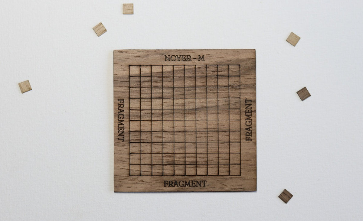 Plaquette de 100 tesselles en bois